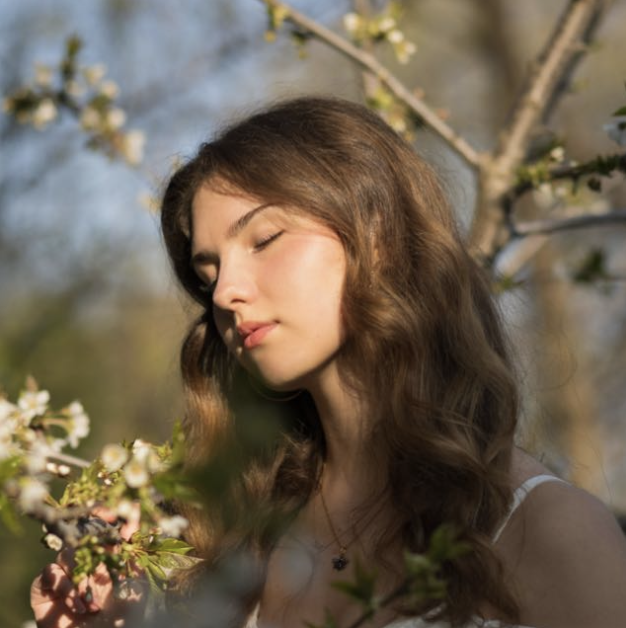 Mia Kulin — vocalist and performer